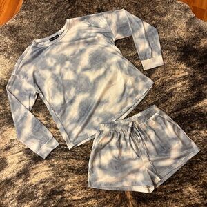 Tie-Dye Blue & Cream Lounge Set - Women's Long Sleeve Top & Shorts